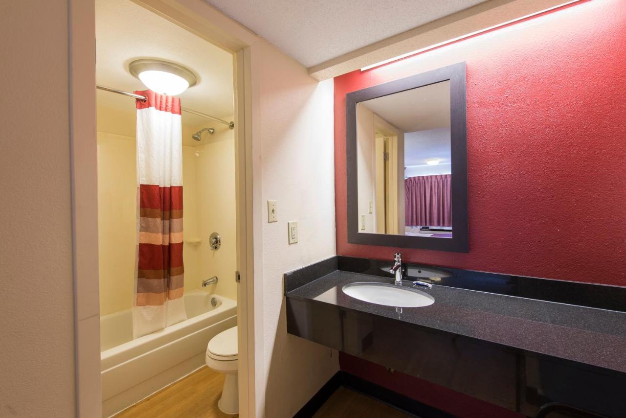 Red Roof Inn Austin North Exterior photo